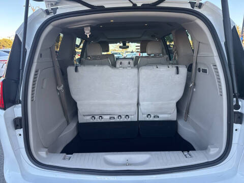 2020 Chrysler Pacifica Limited 35th Anniversary