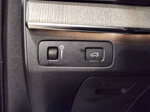 2022 Volvo XC90 T6 Inscription 6-Passenger