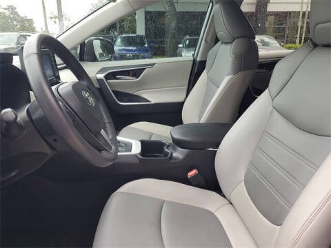 2022 Toyota RAV4 Hybrid XLE Premium