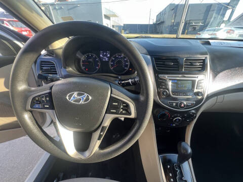 2017 Hyundai Accent SE