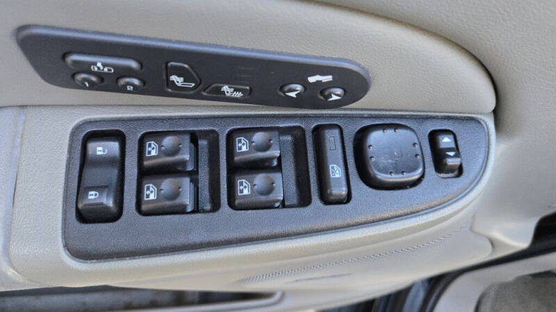 2004 GMC Yukon SLE - Photo 35