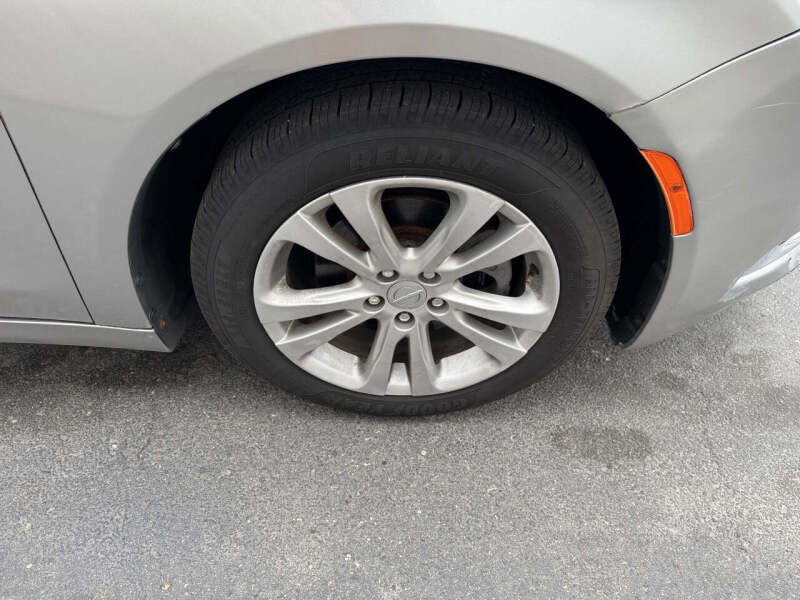 2015 Chrysler 200 Limited