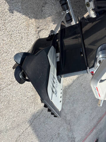 2019 Bayliner Element F18