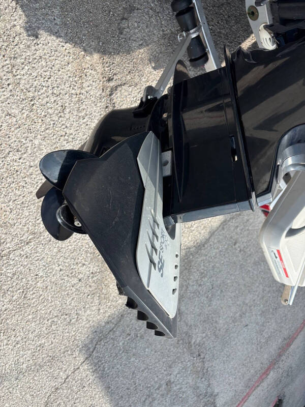 2019 Bayliner Element F18