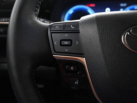 2025 Toyota Crown Signia XLE