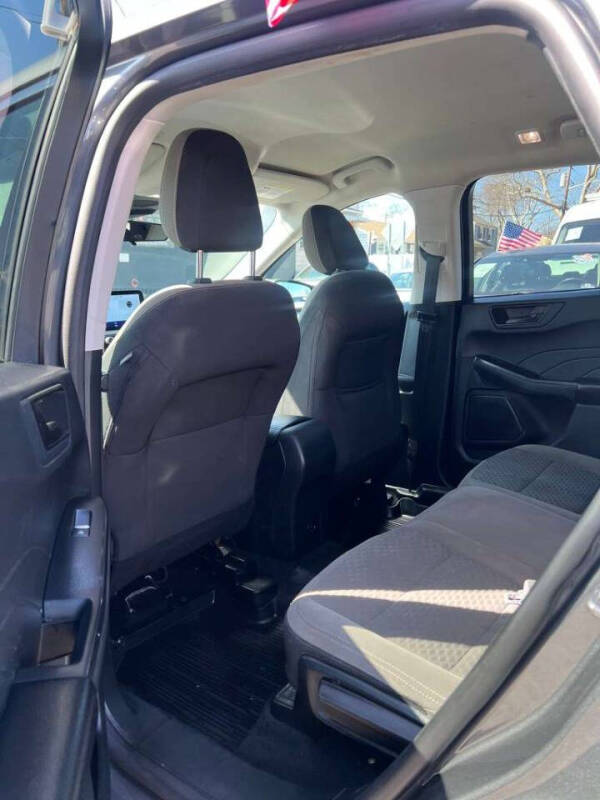 2022 Ford Escape SE