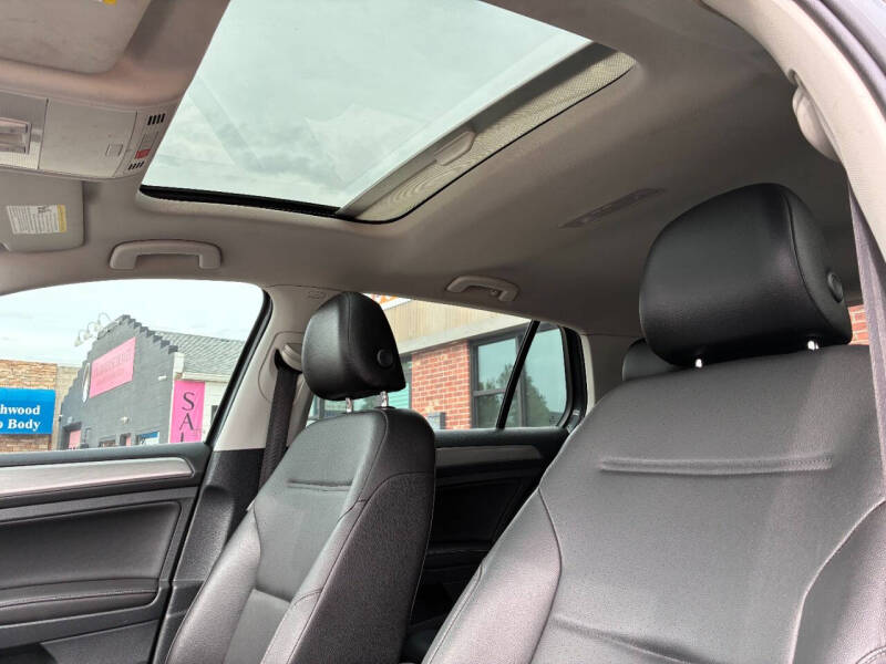 2017 Volkswagen Golf TSI S