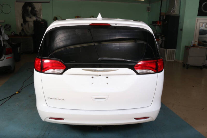 2017 Chrysler Pacifica LX