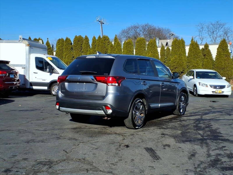 2018 Mitsubishi Outlander ES