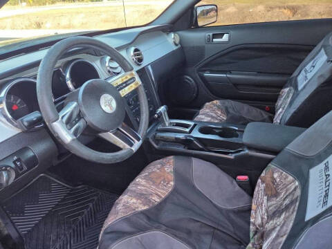 2007 Ford Mustang V6 Deluxe