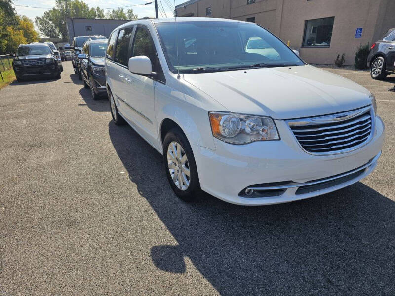 2016 Chrysler Town and Country Touring