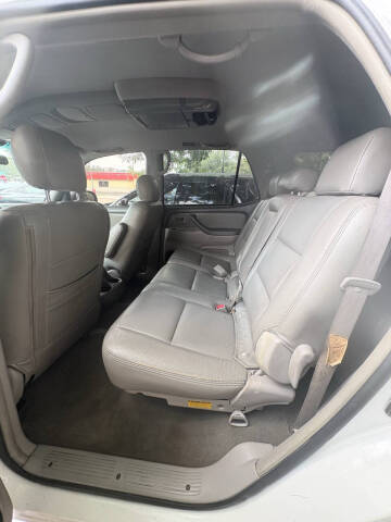 2006 Toyota Sequoia SR5