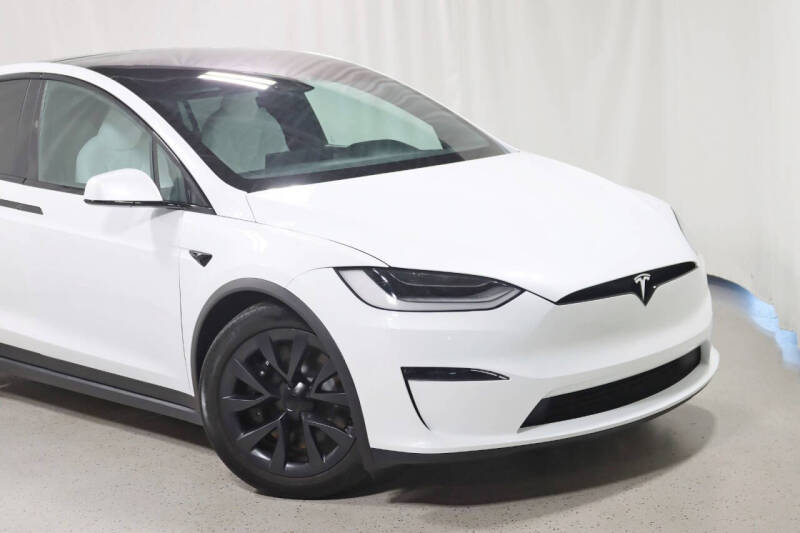 2023 Tesla Model X Standard Range