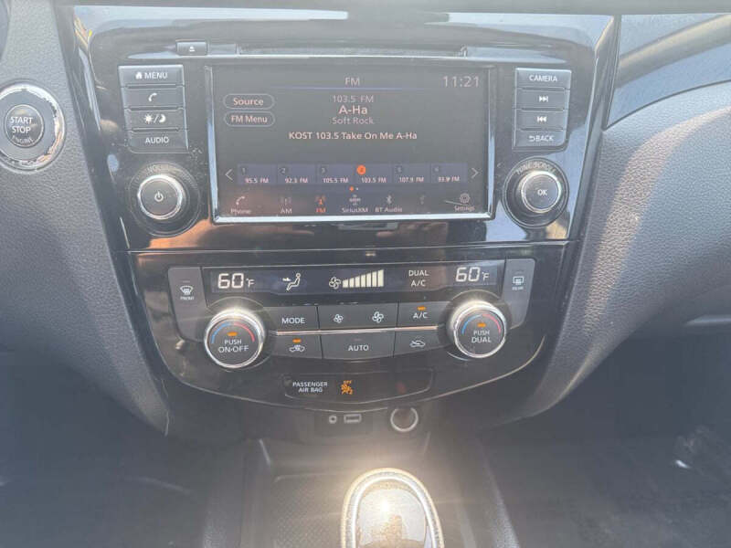 2022 Nissan Rogue Sport SV