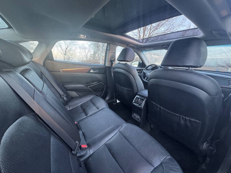 2017 Kia Cadenza Technology