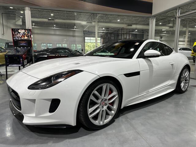 2016 Jaguar F-TYPE R