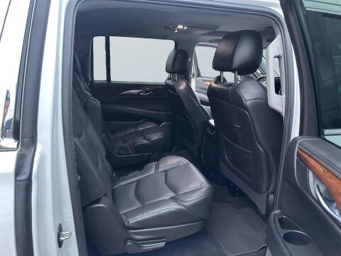 2017 Cadillac Escalade ESV Luxury