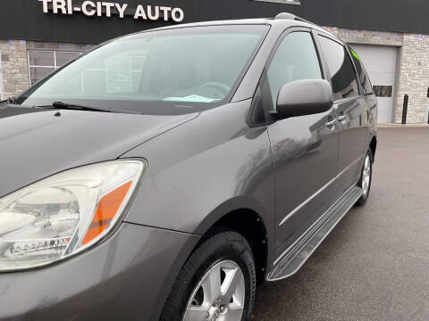 2004 Toyota Sienna XLE 7 Passenger