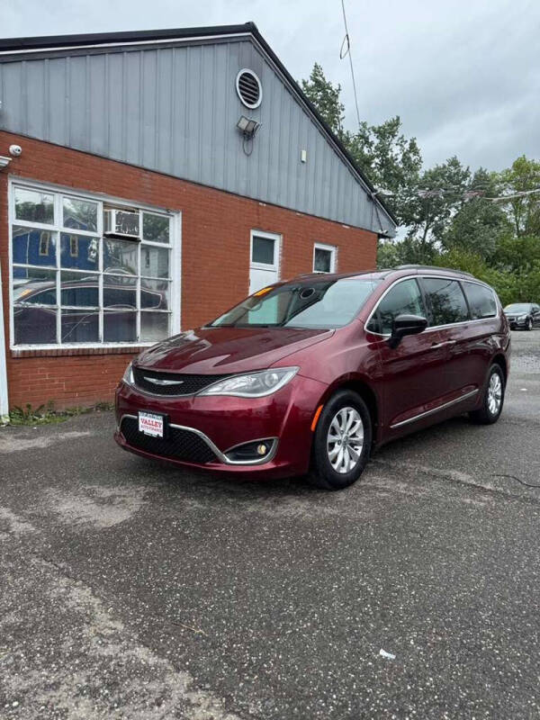 2017 Chrysler Pacifica Touring-L