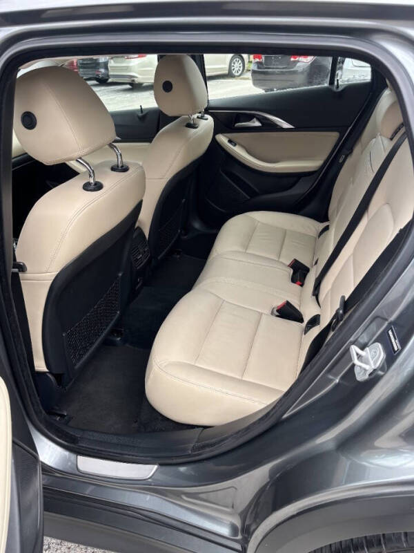 2017 Infiniti QX30 Luxury