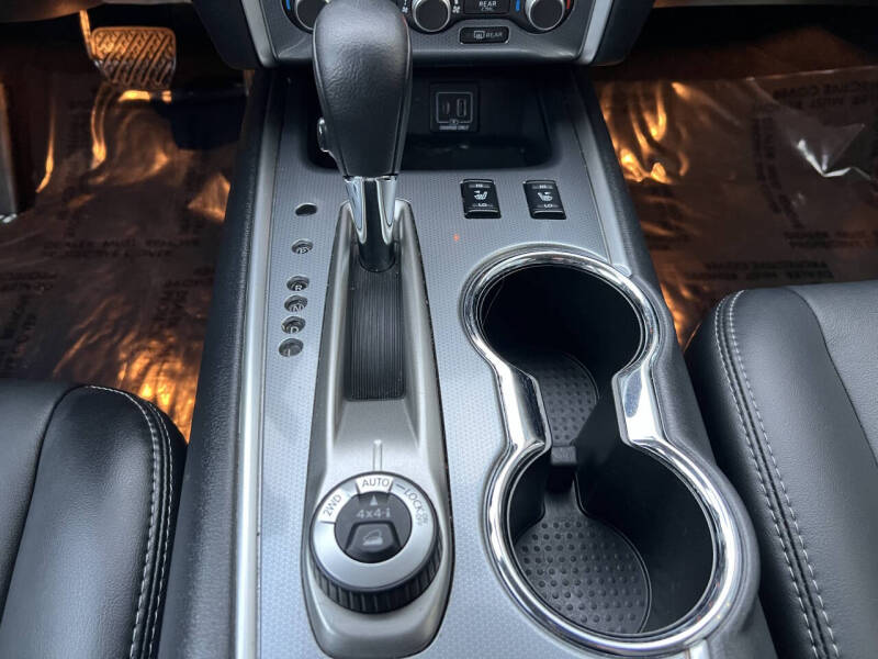 2019 Nissan Pathfinder SL