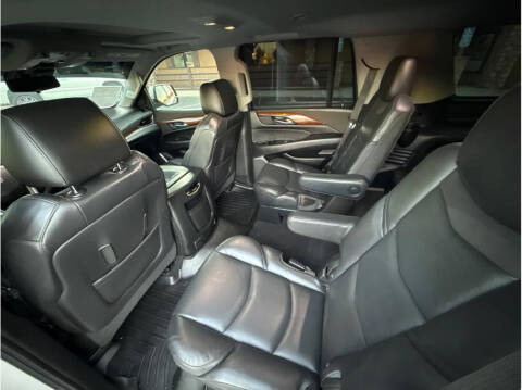 2019 Cadillac Escalade Luxury