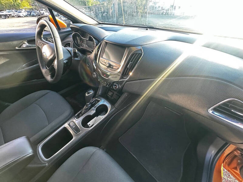 2017 Chevrolet Cruze LT Auto