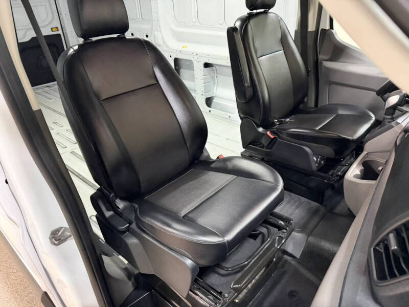 2025 Ford Transit 250