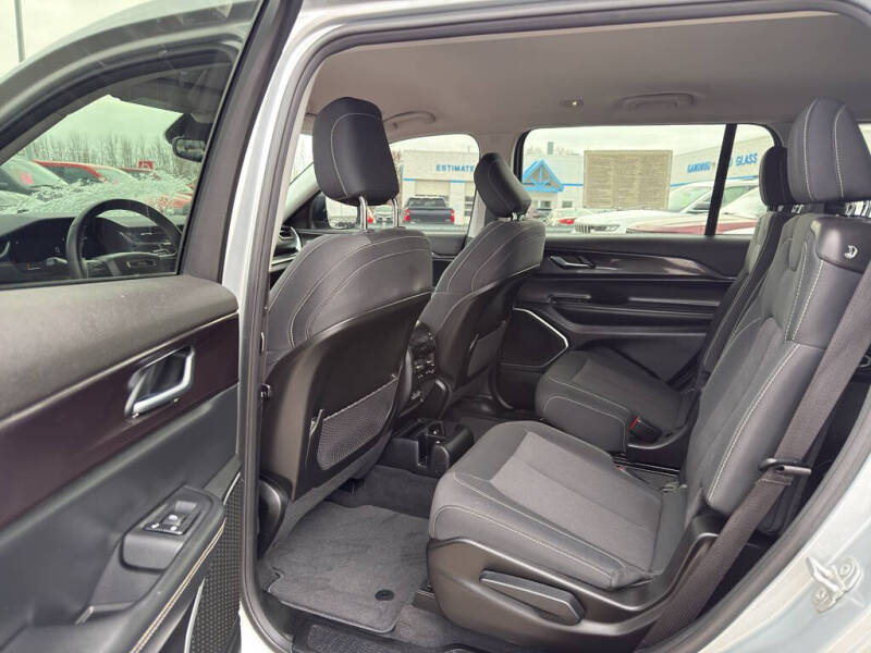 2022 Jeep Grand Cherokee L Altitude