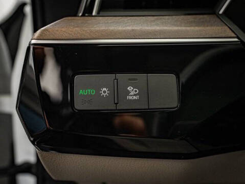 2021 Audi e-tron quattro Premium