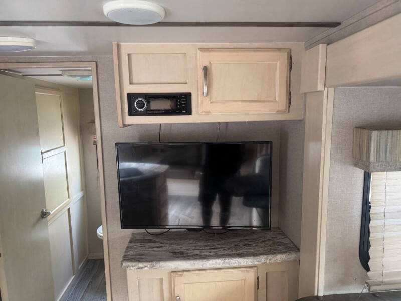 2019 Winnebago Minnie 2201