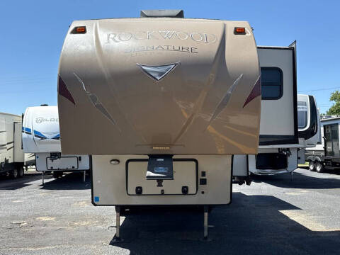 2017 Rockwood 8244BS