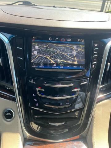 2015 Cadillac Escalade Luxury