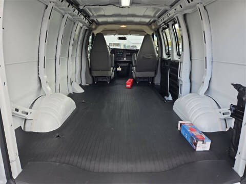 2025 Chevrolet Express 2500