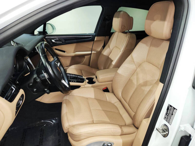 2020 Porsche Macan S