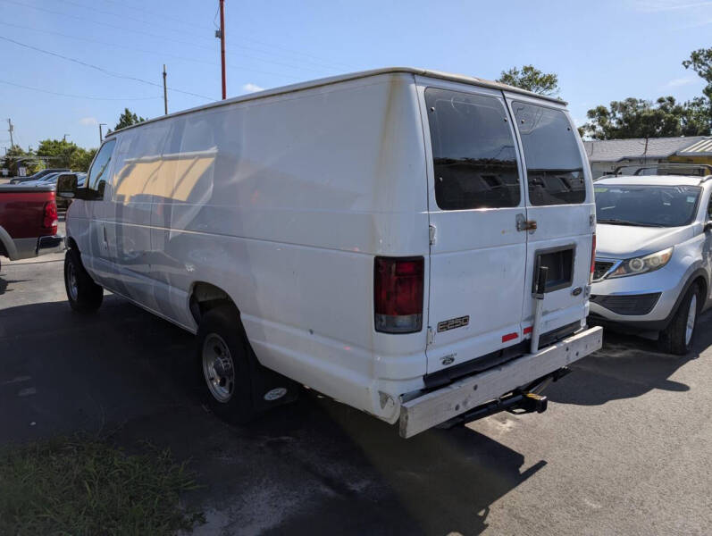 2005 Ford E-Series E-250