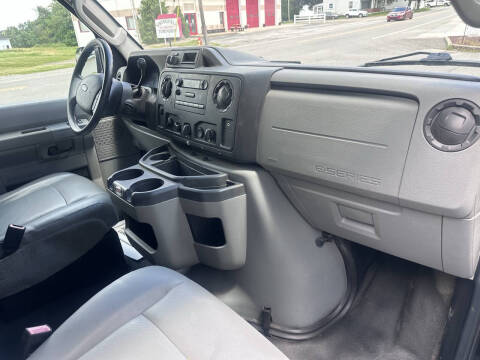 2013 Ford E-Series E-350 SD