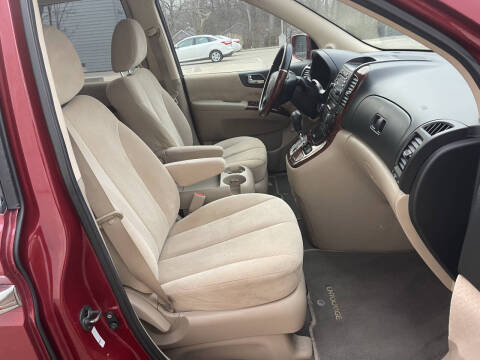 2008 Hyundai Entourage GLS