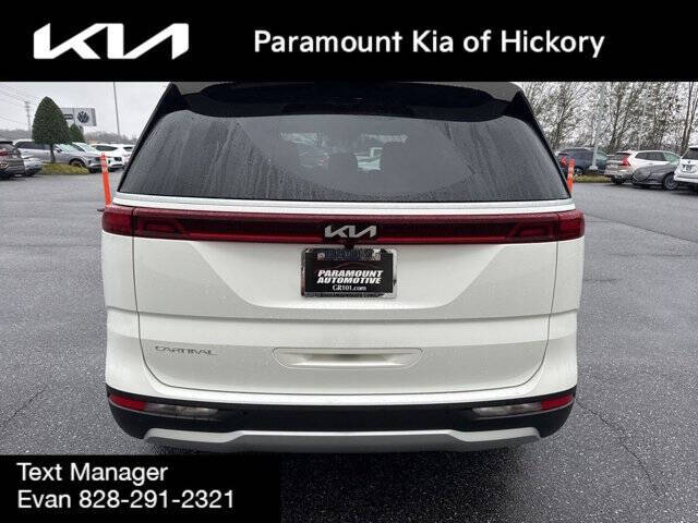 2024 Kia Carnival EX