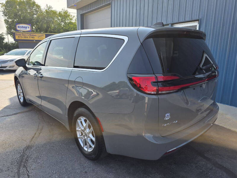 2025 Chrysler Pacifica Select