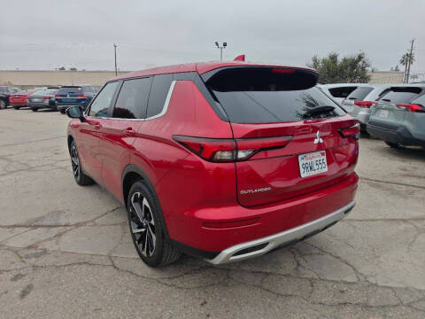 2024 Mitsubishi Outlander SE