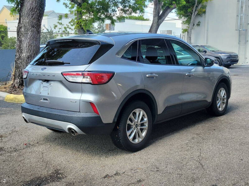 2021 Ford Escape Hybrid SE