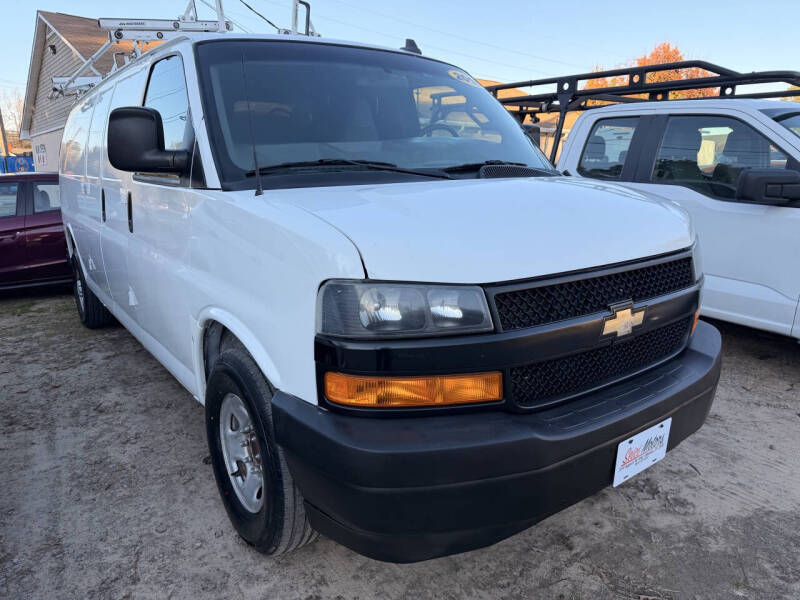 2018 Chevrolet Express Cargo Work Van's photo