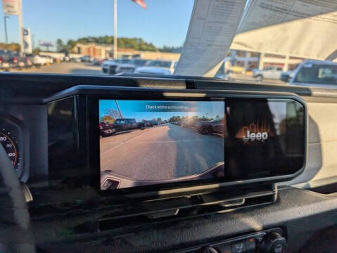 2025 Jeep Gladiator Sport S