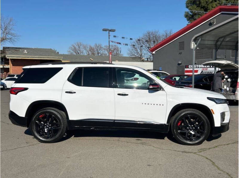 2022 Chevrolet Traverse for sale at Carros Usados Fresno in Fresno CA