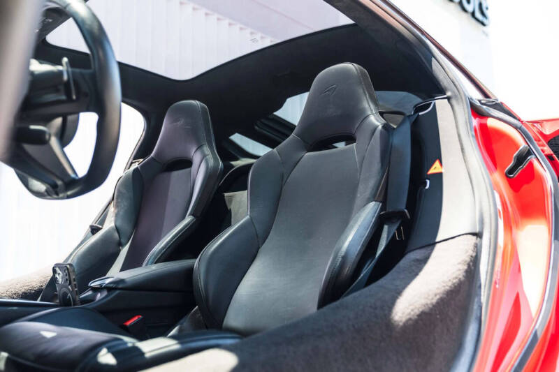 2023 McLaren GT