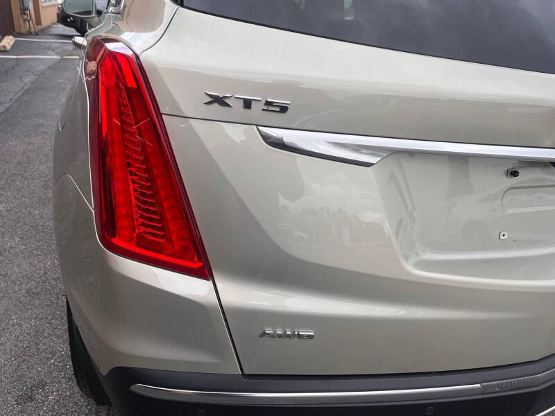 2017 Cadillac XT5 Platinum