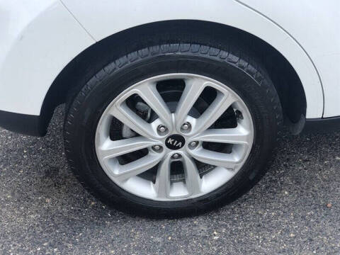 2017 Kia Soul +