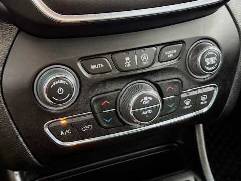 2022 Jeep Cherokee Trailhawk