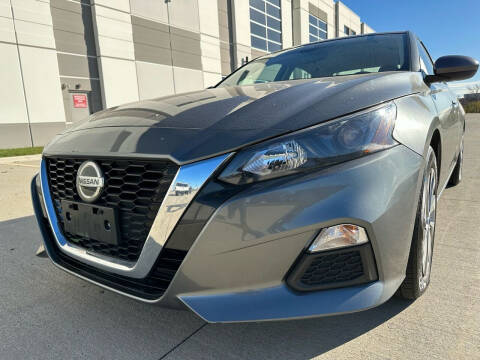 2022 Nissan Altima for sale at ELMHURST  CAR CENTER in Elmhurst IL
